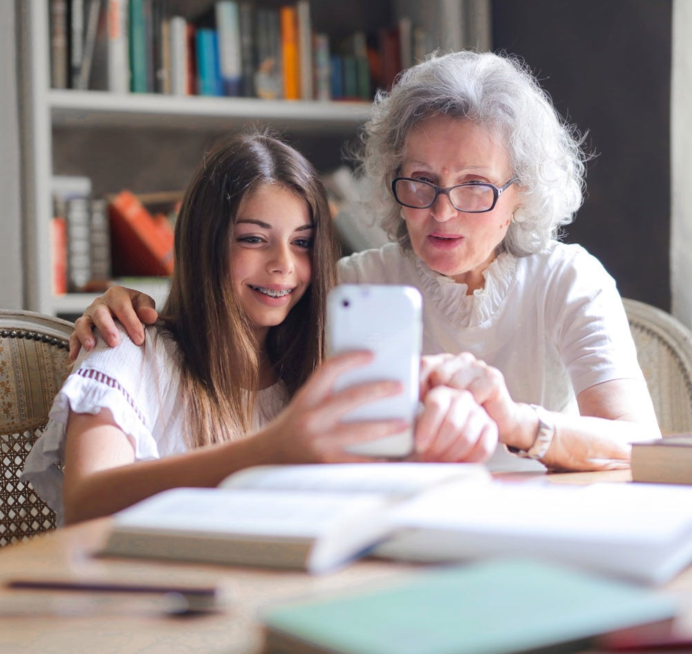 5 Apps for Grandparents To Bond With Grandkids